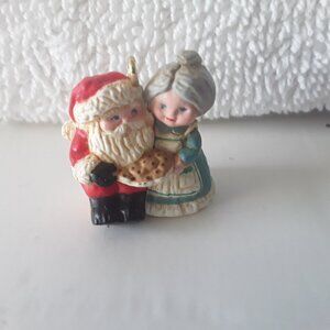 Hallmark Miniature Ornament- The Kringles, 1993 no box